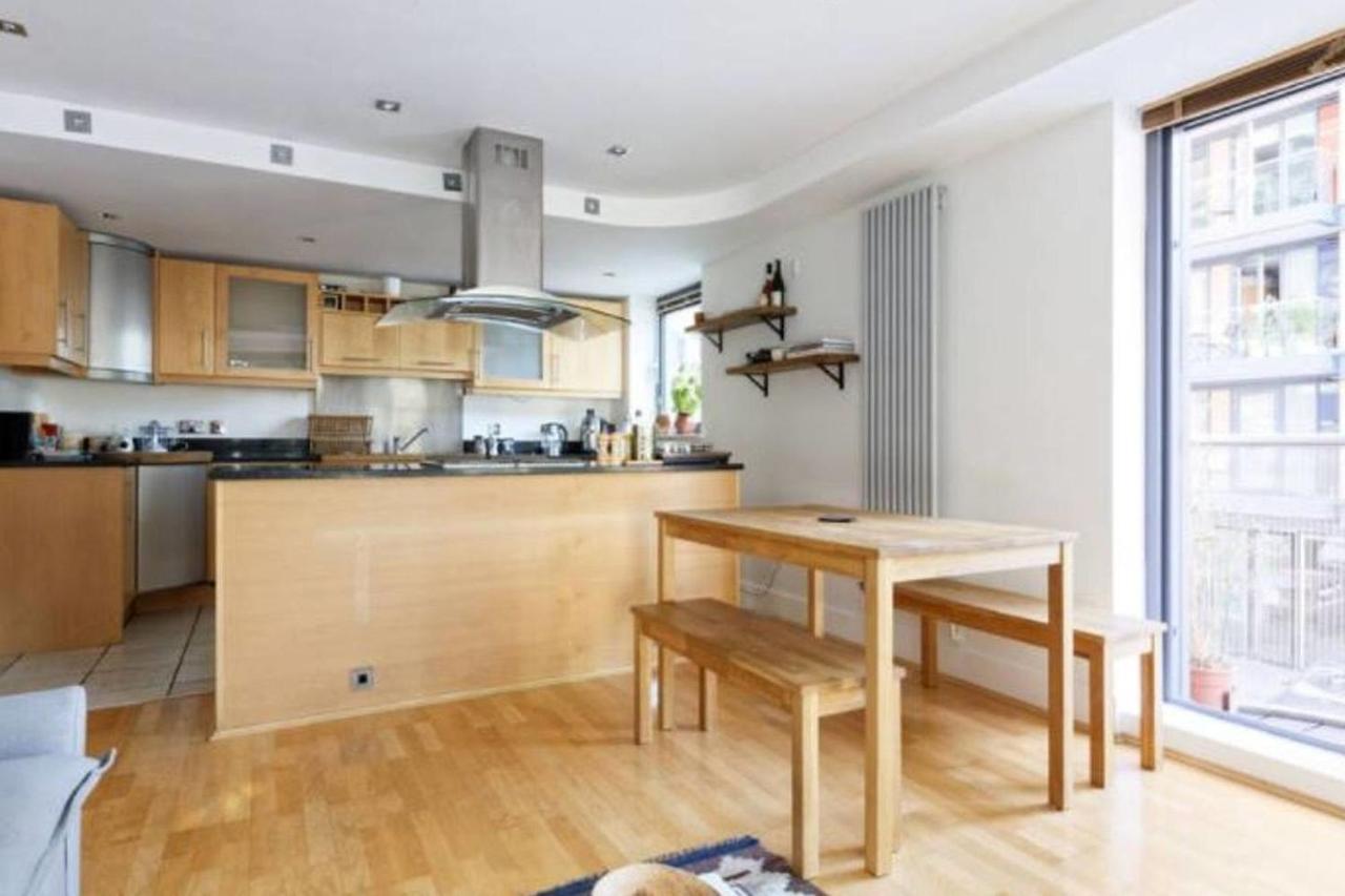 Peaceful Modern 2 Bedroom Flat With Water Views London Exterior photo